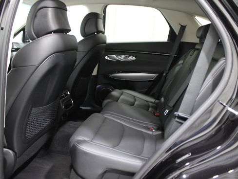 Used 2024 Genesis GV70 2.5T w/ Select Package AWD/4WD image 25