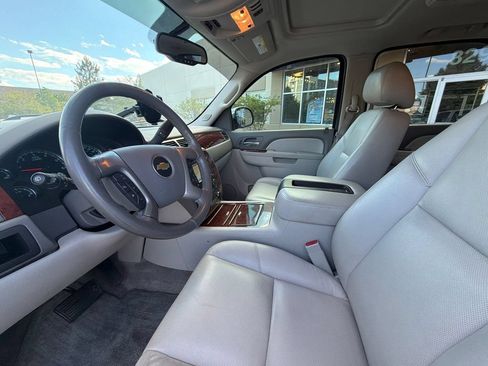 Used 2014 Chevrolet Tahoe LTZ RWD image 21