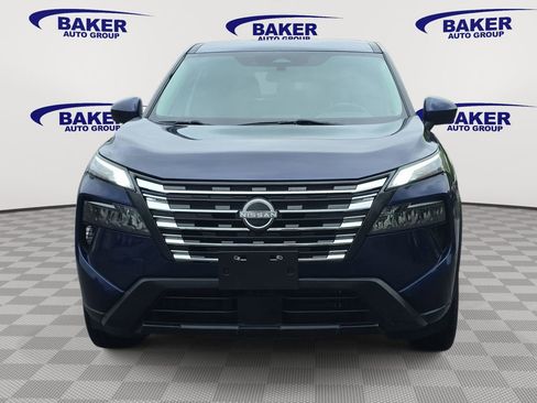 Used 2024 Nissan Rogue SV AWD/4WD image 2