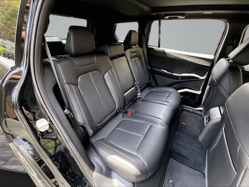 New 2026 Jeep Cherokee Limited AWD/4WD image 9
