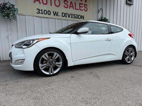 Used 2013 Hyundai Veloster w/ Tech Pkg FWD image 8