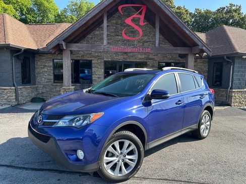 Used 2015 Toyota RAV4 Limited w/ Technology Package FWD image 1