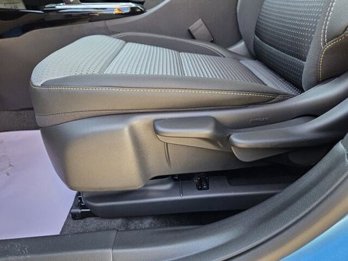 New 2026 Chevrolet Trax LT w/ Sunroof Package image 17