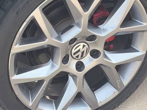 Used 2014 Volkswagen GTI Driver's Edition image 8