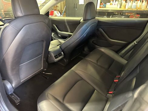 Used 2018 Tesla Model 3 Long Range image 18