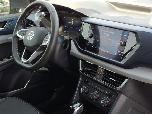 Certified 2022 Volkswagen Taos SE image 13