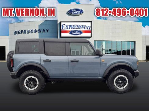 New 2025 Ford Bronco Badlands w/ Sasquatch Package AWD/4WD image 5