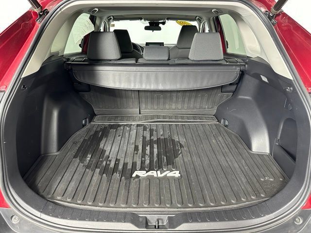 Used 2020 Toyota RAV4 XLE w/ Convenience Package AWD/4WD image 30