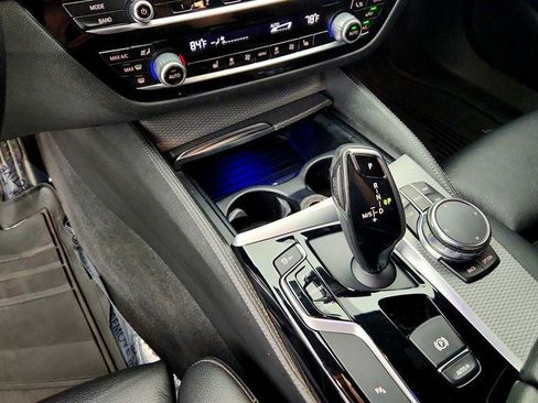 Used 2019 BMW 530i xDrive w/ M Sport Package AWD/4WD image 17
