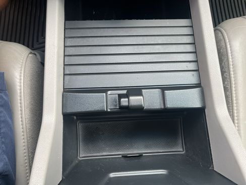 Used 2011 Honda Pilot Touring image 26