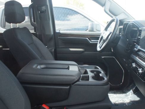 Used 2025 GMC Sierra 1500 Elevation AWD/4WD image 2