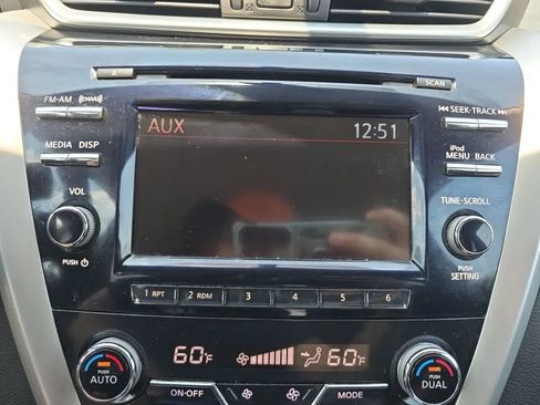 Used 2017 Nissan Murano S AWD/4WD image 27