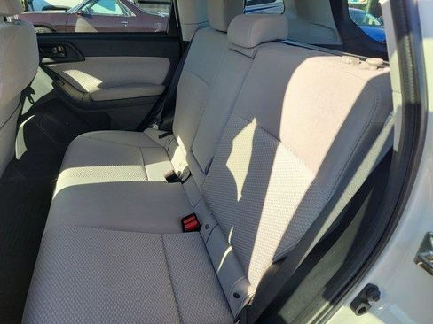Used 2018 Subaru Forester 2.5i Premium w/ All-Weather Package image 10