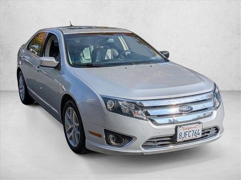 Used 2010 Ford Fusion SEL image 3