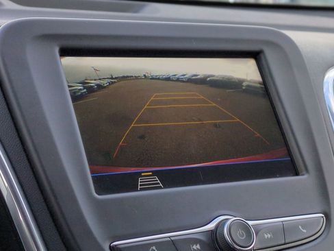 Used 2019 Chevrolet Equinox LT w/ Driver Convenience Package image 33