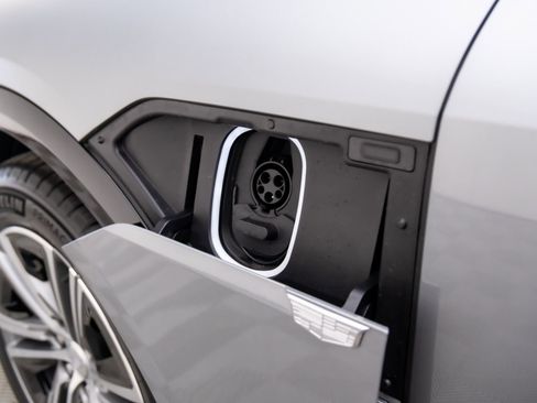 New 2026 Cadillac Lyriq Luxury image 33