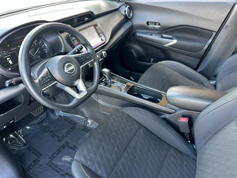 Used 2024 Nissan Kicks SV FWD image 9