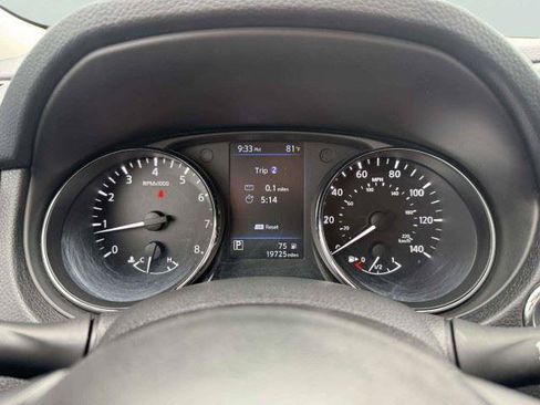 Used 2019 Nissan Rogue SV FWD image 29