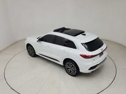 Used 2025 Audi Q5 Premium Plus w/ Premium Plus AWD/4WD image 25