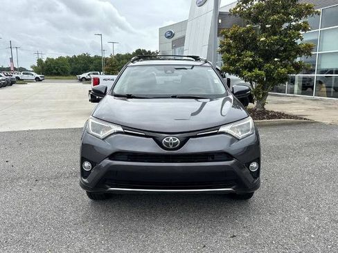 Used 2017 Toyota RAV4 XLE FWD image 2