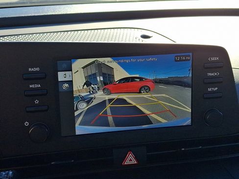 Certified 2025 Hyundai Elantra Sport image 18