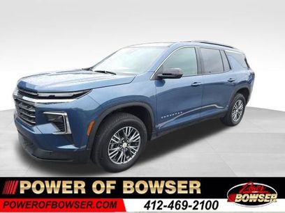 Used 2025 Chevrolet Traverse LT