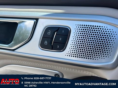 Used 2020 Ford Explorer Platinum w/ Premium Technology Package AWD/4WD image 27