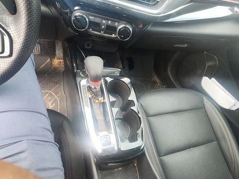 Used 2025 Chevrolet Trax RS w/ Driver Confidence Package image 43