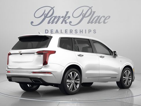 Used 2021 Cadillac XT6 Premium Luxury FWD image 3