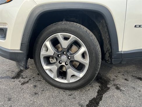 Used 2018 Jeep Compass Limited AWD/4WD image 14
