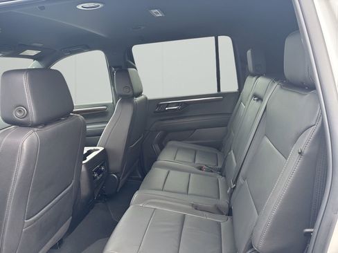 Used 2025 Chevrolet Suburban Z71 AWD/4WD image 15