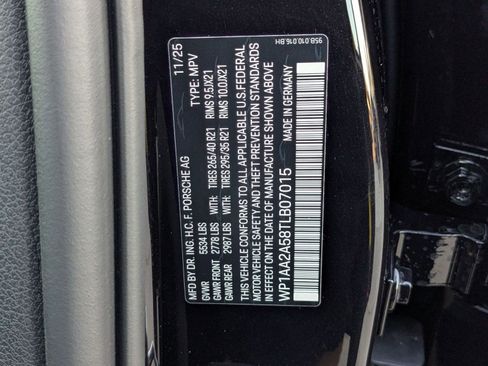 New 2026 Porsche Macan image 30