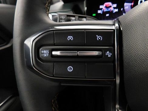 Used 2024 GMC Acadia AT4 w/ Luxury Package image 31