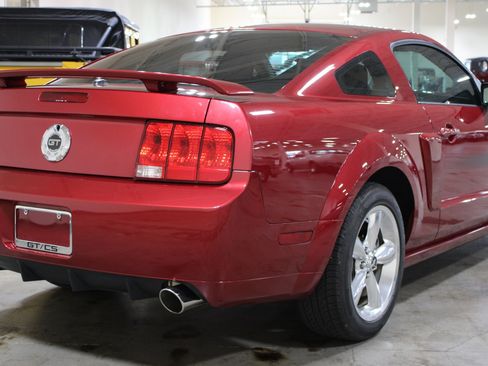 Used 2007 Ford Mustang GT RWD image 32