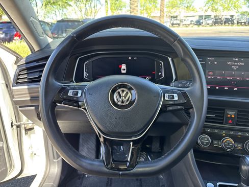 Used 2019 Volkswagen Jetta SEL image 25