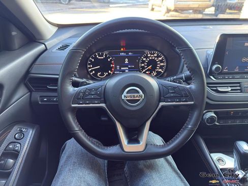 Used 2022 Nissan Altima 2.5 SR image 14