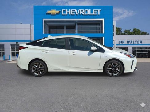 Used 2019 Toyota Prius XLE image 7