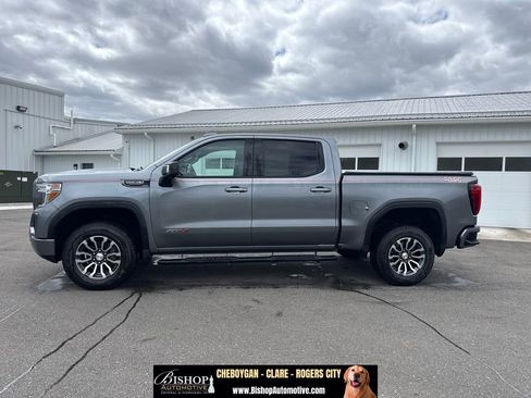 Used 2021 GMC Sierra 1500 AT4 w/ AT4 Value Package AWD/4WD image 2