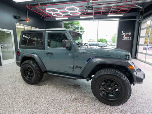 Used 2024 Jeep Wrangler Sport AWD/4WD image 5