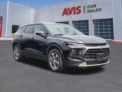 Used 2025 Chevrolet Blazer LT AWD/4WD image 3
