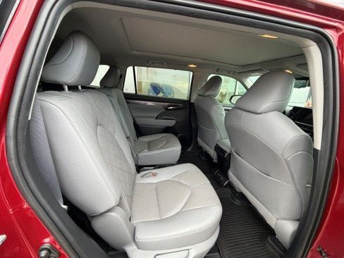Used 2020 Toyota Highlander Platinum AWD/4WD image 13