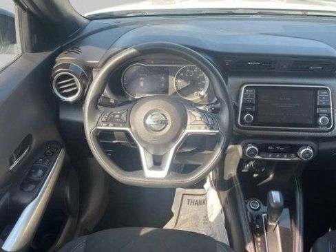 Used 2020 Nissan Kicks SV FWD image 15