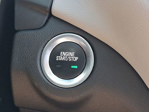 Used 2022 Chevrolet Equinox LS w/ LS Convenience Package FWD image 27