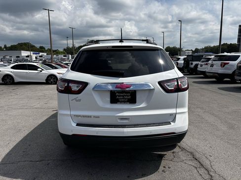 Used 2017 Chevrolet Traverse LT w/ Traveler's Package AWD/4WD image 4