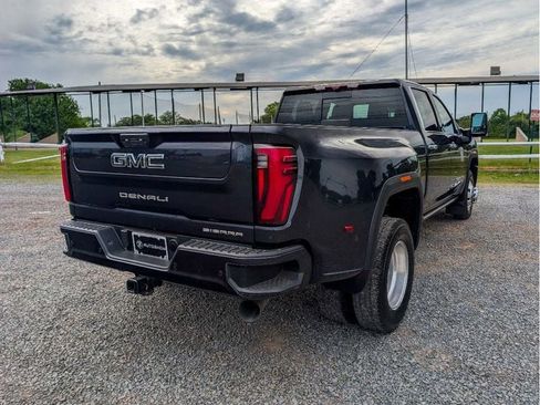 Used 2024 GMC Sierra 3500 Denali Ultimate AWD/4WD image 4