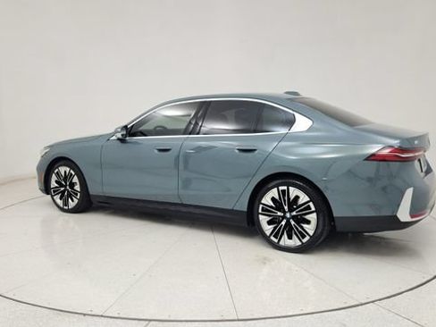 Used 2026 BMW i5 eDrive40 AWD/4WD image 7