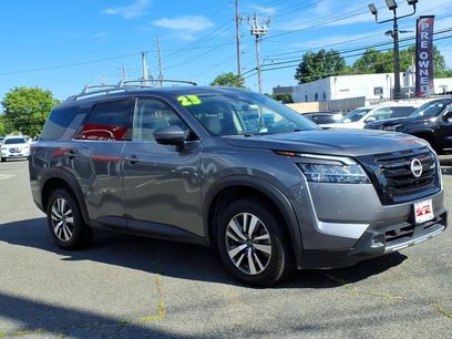 Used 2023 Nissan Pathfinder SL w/ Lighting Package (N92)