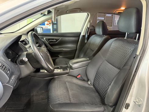 Used 2018 Nissan Altima 2.5 SV FWD image 10