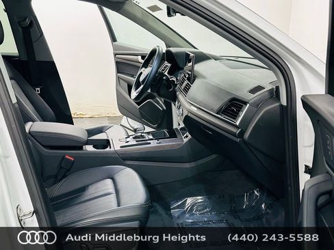 Certified 2023 Audi Q5 2.0T Premium w/ Convenience Package AWD/4WD image 9