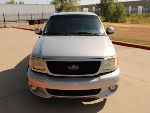 Used 2000 Ford F150 Lightning RWD image 23